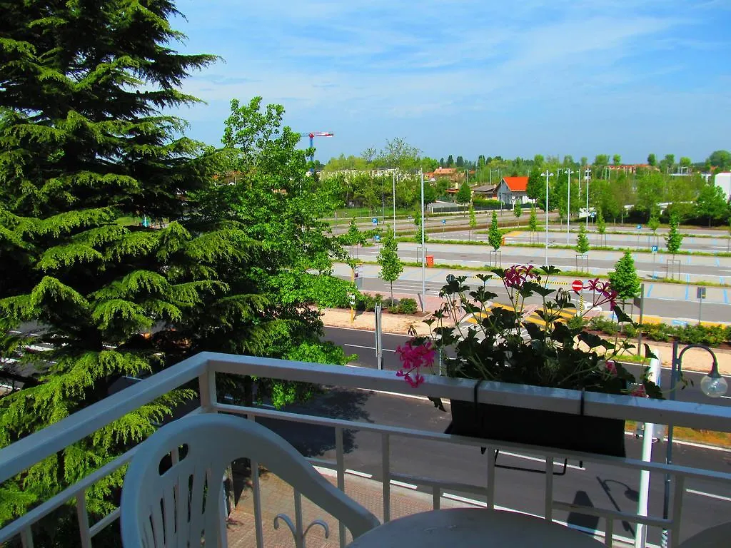 Hotel Villa Veneta Lido di Jesolo 0*,  Italy